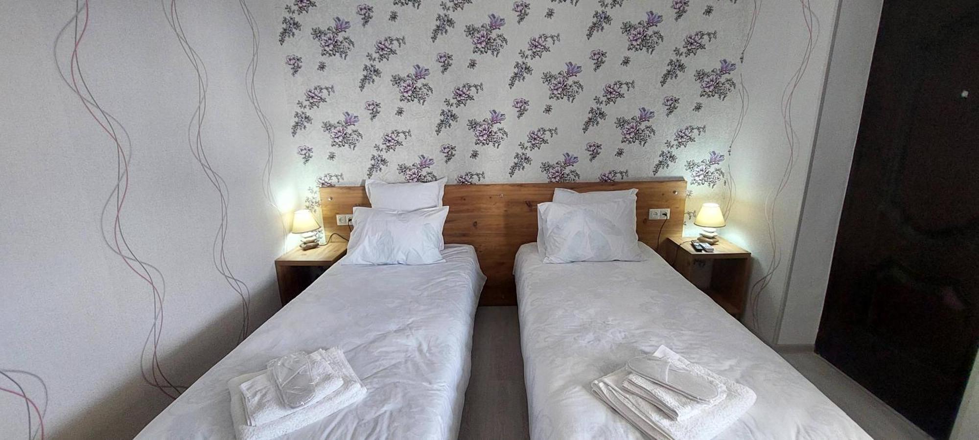 Hilltop Guest House Kutaisi Exterior photo