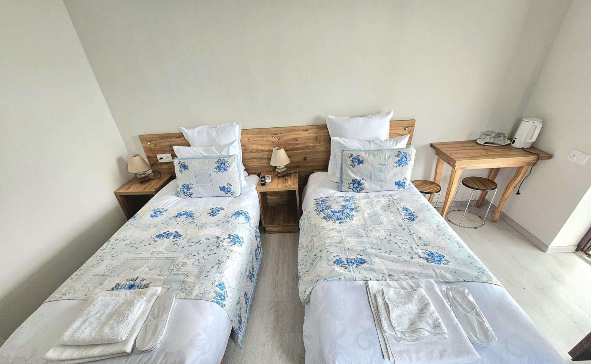 Hilltop Guest House Kutaisi Exterior photo