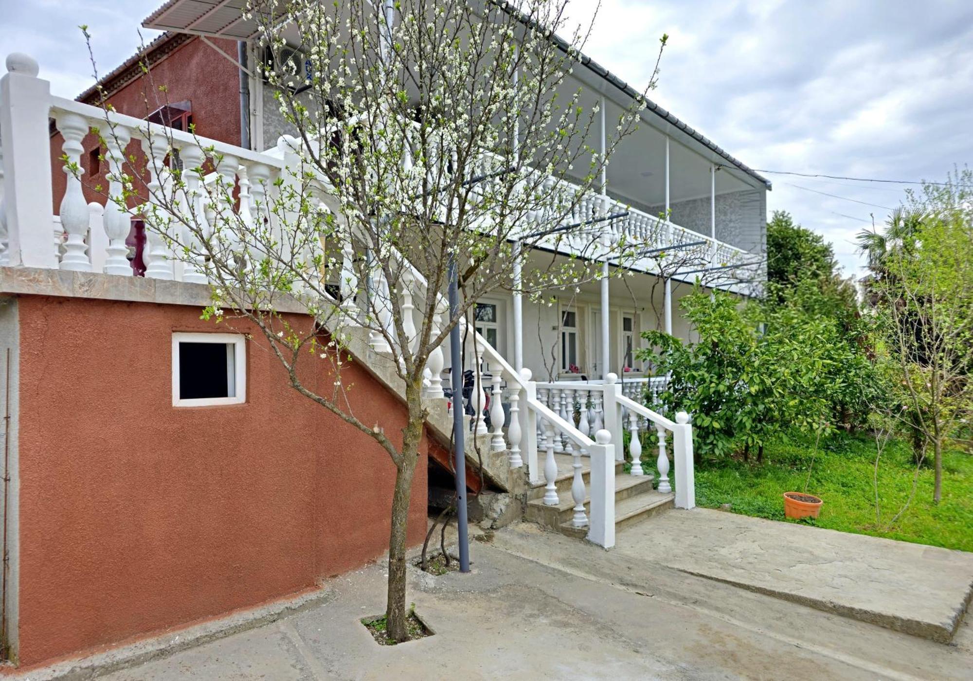Hilltop Guest House Kutaisi Exterior photo